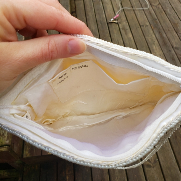 Beaded crossbody evening bag - Picture 2 of 3